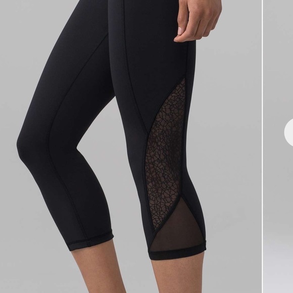 Lululemon Twist & Train Crop, size 6 - Picture 2 of 14